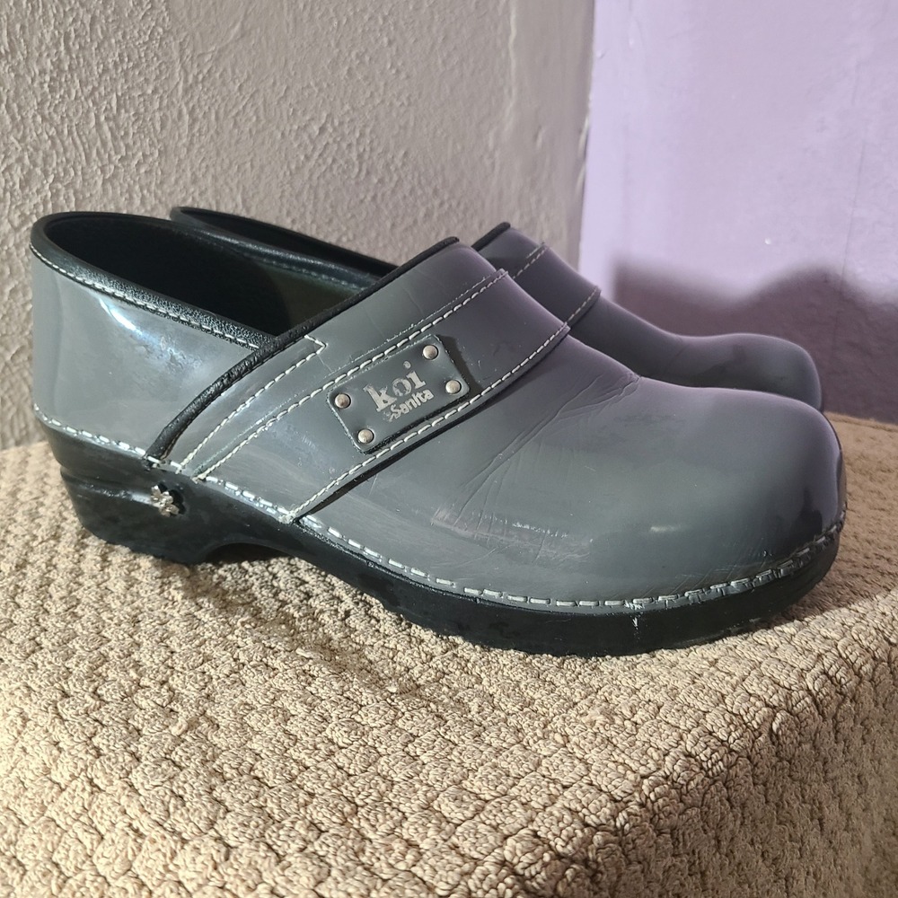 Koi Sanita Clogs Women 40 Grey Good Patent Leather Professional Nursing Shoes - Picture 5 of 11